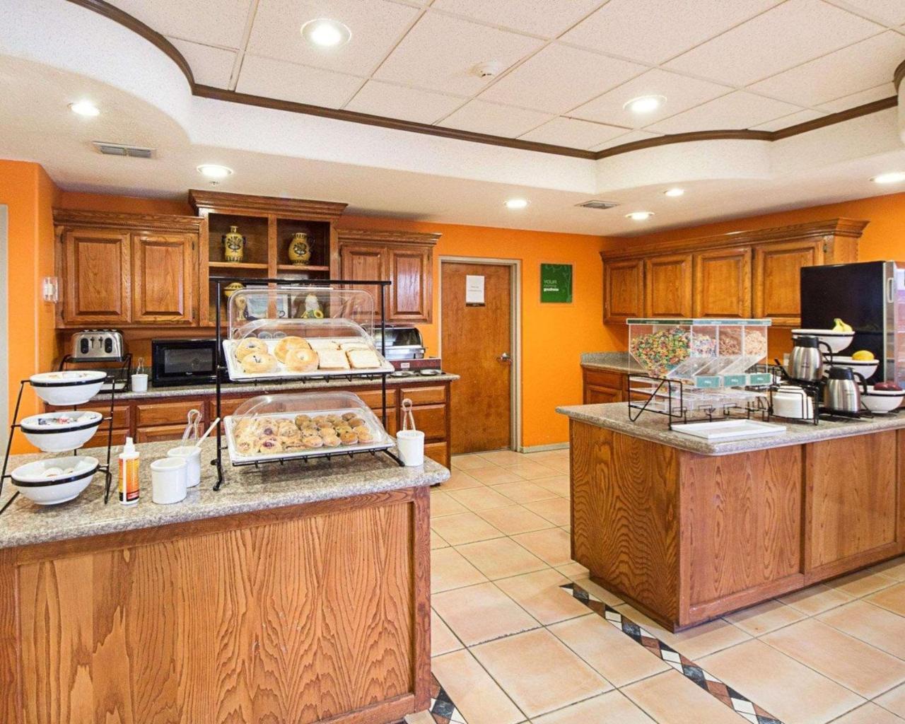 Comfort Inn Near Medical Center Мишен Экстерьер фото
